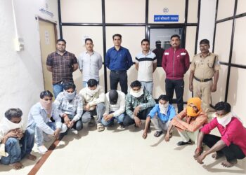 भाग्यनगर पोलिसांची मोठी कारवाई जुगाराच्या अड्ड्यावर छापा टाकून साडेचार लाखांचा मुद्देमाल जप्त