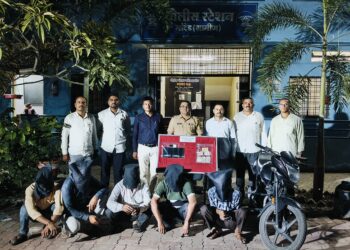 नांदेड ग्रामीण पोलिसांची मोठी कारवाई ऑपरेशन क्रॅक डाऊन अंतर्गत जुगार अड्ड्यावर छापा ५ आरोपींना अटक