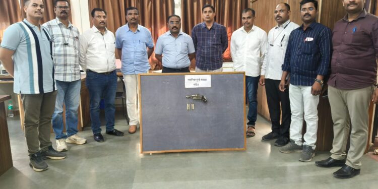 ऑपरेशन क्रॅकडाऊन विक्रीसाठी आणलेला गावठी कट्टा व जिवंत काडतुसांसह एकाला अटक