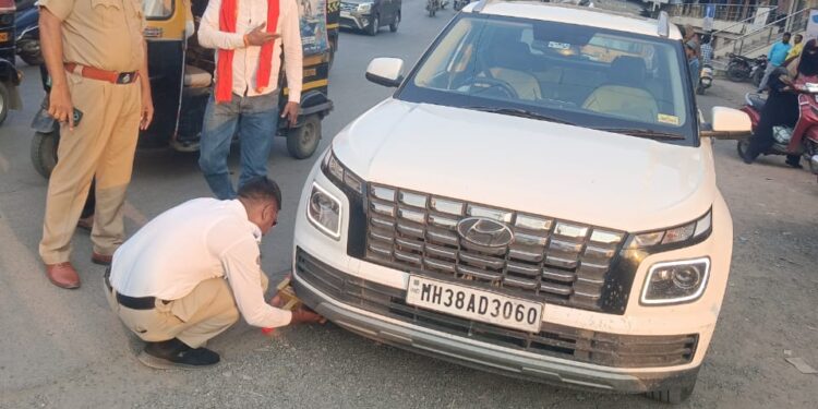 नांदेडमध्ये शहर वाहतूक शाखेची मोठी कारवाई एकाच दिवसात ४८२ केसेस ५ लाखांहून अधिक दंड वसूल