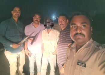 ऑपरेशन क्रॅक डाऊनन नांदेड ग्रामीण पोलिसांची मोठी कारवाई  तलवारीसह तिघांना ठोकल्या बेड्या