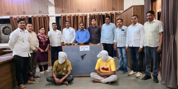 नांदेड पोलिसांचे ऑपरेशन क्रॅकडाऊन गावठी पिस्तूल व जिवंत काडतुसांसह दोन सराईत गुन्हेगार जेरबंद