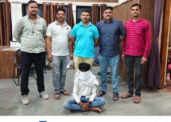 नांदेड पोलिसांची मोठी कारवाई खंडणी आणि जबरी चोरी करणाऱ्या दोन सराईत गुन्हेगारांना स्थानिक गुन्हे शाखेने ठोकल्या बेड्या