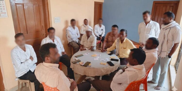 पोलीस उप महानिरीक्षक यांच्या पथकाकडून किनवट येथे जुगार अड्ड्यावर छापा