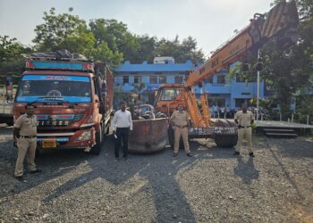 गोदावरी पात्रात अवैध रेती उपसा करणाऱ्यांवर नांदेड ग्रामीण पोलिसांची मोठी कारवाई १ कोटी लाखांहून अधिकचा मुद्देमाल जप्त
