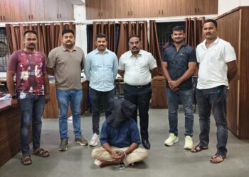 नांदेड स्थानिक गुन्हे शाखेची मोठी कारवाई खुनाच्या गुन्ह्यातील फरार आरोपी काला इलू’ तेलंगणातून गजाआड