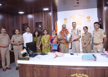 नांदेड पोलीस दलातील १४ अधिकारी व अंमलदार सेवानिवृत्त पोलीस अधीक्षक अबिनाश कुमार यांच्या हस्ते भावपूर्ण सत्कार