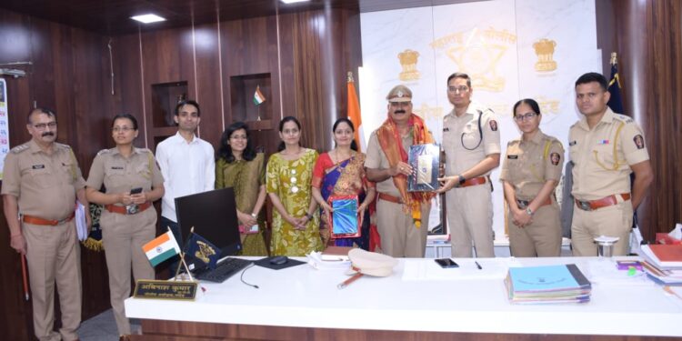नांदेड पोलीस दलातील १४ अधिकारी व अंमलदार सेवानिवृत्त पोलीस अधीक्षक अबिनाश कुमार यांच्या हस्ते भावपूर्ण सत्कार
