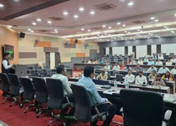 नांदेडमध्ये महसूल अधिकारी अन् कर्मचाऱ्यांसाठी महान्याय शिबीर कायद्याचे धडे गिरवत निर्णय प्रक्रिया होणार गतिमान