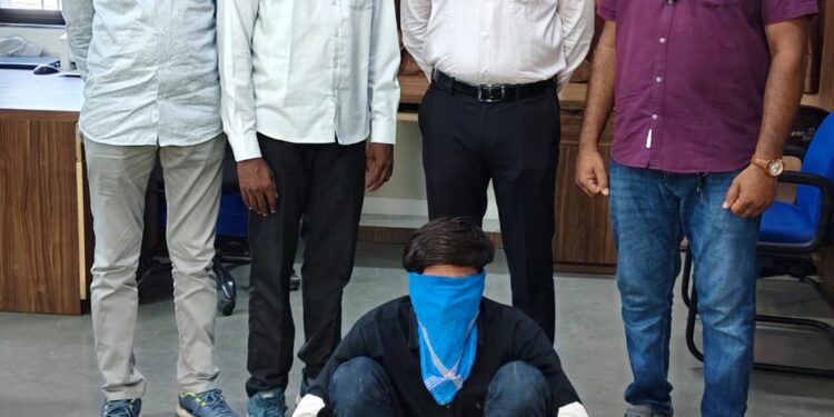 नांदेड स्थानिक गुन्हे शाखेची मोठी कारवाई दोन महिन्यांपासून फरार असलेला अट्टल आरोपी जेरबंद