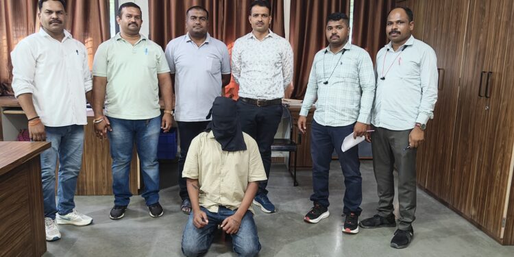 बॅग लिफ्टिंग करणाऱ्या टोळीतील ३ महिन्यांपासून फरार मुख्य आरोपी अखेर एलसीबीच्या जाळ्यात नांदेड पोलिसांची मोठी कारवाई