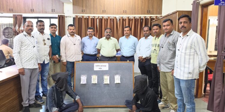 केबल वायर चोरी व घरफोडी करणारे गजाआड १,७५,८०० रुपयांचा मुद्देमाल जप्त