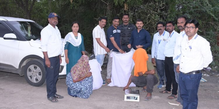 गुजरात पासिंगच्या कारमधून चालली होती तस्करी; एलसीबीने साईबाबा मंदिर परिसरात रचला सापळा दोघे गजाआड