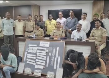 लिंबगाव हद्दीतील जबरी चोरीचा गुन्हा उघडकीस ४ आरोपी जेरबंद ६ लाख ८१ हजारांचा मुद्देमाल हस्तगत