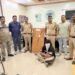 नांदेडमध्ये दहशत माजवण्याच्या तयारीत असलेल्या तरुणाला इतवारा पोलिसांनी घेतले ताब्यात ३३ इंची धारदार तलवार जप्त
