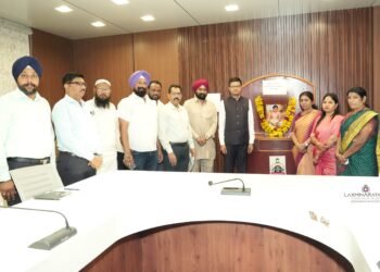महानगरपालिकेत प्रज्ञाचक्षू संत गुलाबराव महाराज यांना जयंतीनिमित्त अभिवादन