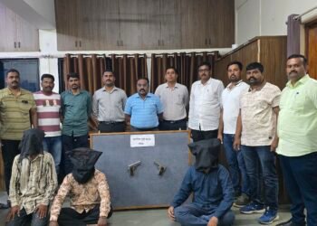 नांदेडमध्ये स्थानिक गुन्हे शाखेची मोठी कारवाई दोन गावठी पिस्तूल जप्त तीन आरोपींना बेड्या