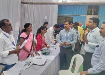 नांदेड दक्षिणमध्ये निवडणूक प्रशासनाचा ॲक्शन मोड गुरुद्वारा व दरबार मस्जिद परिसरातील SIR शिबिरांना मतदारांचा उदंड प्रतिसाद