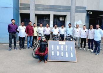 नांदेड पोलिसांची मोठी कामगिरी आंतरजिल्हा घरफोडी करणाऱ्या टोळीचा पर्दाफाश ८ गुन्हे उघडकीस आणत लाखो रुपयांचा मुद्देमाल जप्त