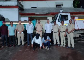 नांदेडमध्ये अवैध वाळू वाहतुकीवर वजीराबाद पोलिसांचा मोठा दणका दोन टेम्पोसह ७ लाखांचा मुद्देमाल जप्त दोन गुन्हे दाखल
