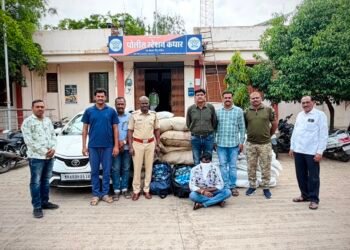 कंधार पोलिसांची धडक कारवाई ८.८८ लाखांचा प्रतिबंधित गुटखा जप्त चारचाकीसह आरोपी ताब्यात