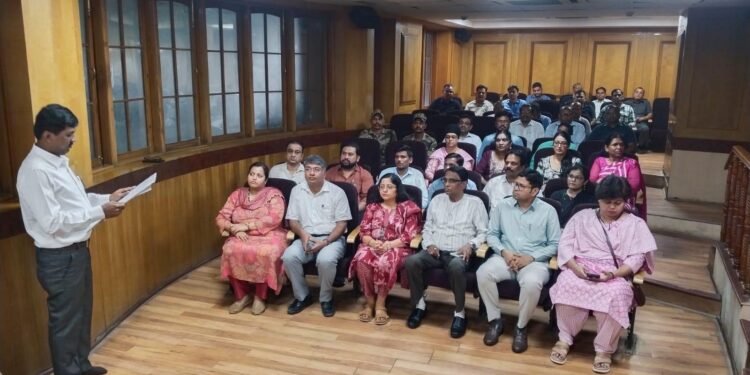 निवासी आयुक्त श्वेता सिंघल व नांदेडचे जिल्हाधिकारी राहुल कर्डिले यांच्यासह वरिष्ठ अधिकाऱ्यांची उपस्थिती