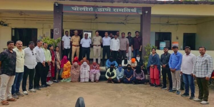 नरशी येथील लॉजवर चालणाऱ्या कुंटणखान्यावर नांदेड पोलिसांचा छापा ७ महिलांची सुटका १० आरोपींना अटक