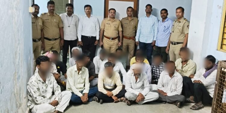 नांदेड ग्रामीण पोलिसांची मटका जुगार अड्ड्यांवर धडक कारवाई २१ आरोपींवर गुन्हे दाखल ६ लाखांचा मुद्देमाल जप्त