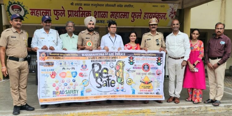 महात्मा फुले हायस्कूलमध्ये वाहतूक सुरक्षा जनजागृती कार्यक्रम उत्साहात
