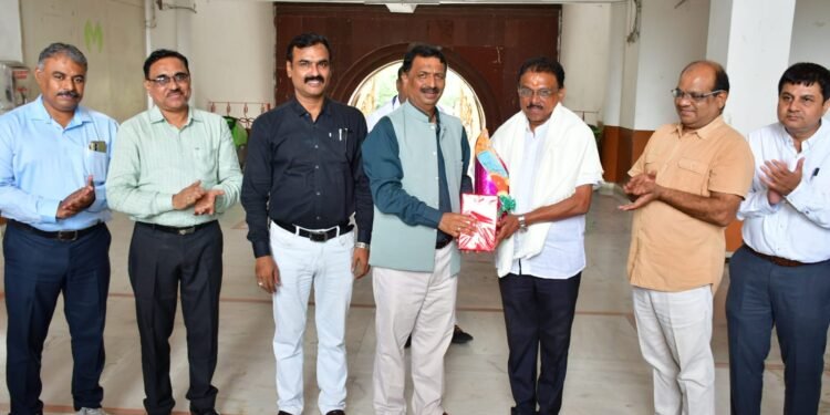 महाराष्ट्रातील अकृषिक विद्यापीठांमध्ये एकमेव स्थान न्यूयॉर्क येथील आंतरराष्ट्रीय परिषदेत सन्मानाचे निमंत्रण