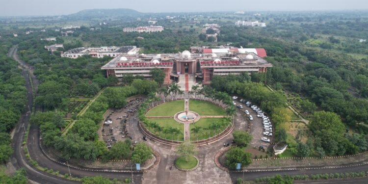 स्वामी रामानंद तीर्थ मराठवाडा विद्यापीठाची राष्ट्रीय हरित विद्यापीठ क्रमवारीत देशात १२ वी रँकिंग महाराष्ट्रातील एकमेव