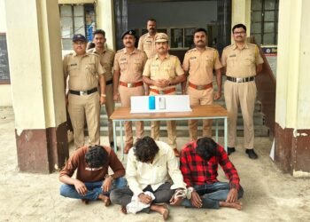 नांदेड मध्ये जबरी चोरीचा गुन्हा २४ तासांत उघड विमानतळ गुन्हे शोध पथकाकडून ३ आरोपींना बेड्या मुद्देमाल हस्तगत