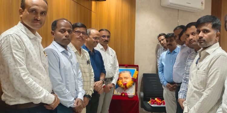 क्रांतिसिंह नाना पाटील यांना नांदेड जिल्हा परिषदेत विनम्र अभिवादन