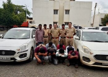वसमत वरून कत्तलीसाठी नेणारी १० गोवंश जनावरे मुक्त ३१.५१ लाखांच्या मुद्देमालासह ८ आरोपी गजाआड
