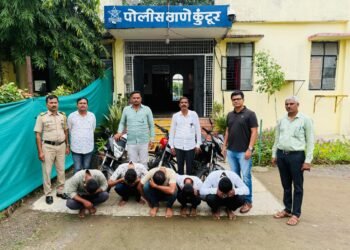 कुंटूर पोलिसांचा तिर्रट जुगार अड्ड्यावर छापा ५ आरोपींना अटक  ३ लाख १३ हजारांचा मुद्देमाल जप्त