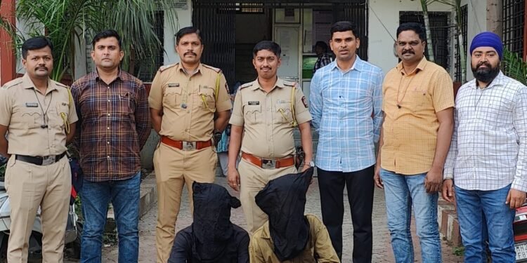 केक खरेदीच्या बहाण्याने दुकानदाराला लुटणारे वजिराबाद पोलिसांच्या जाळ्यात दोन आरोपींना अटक एक फरार