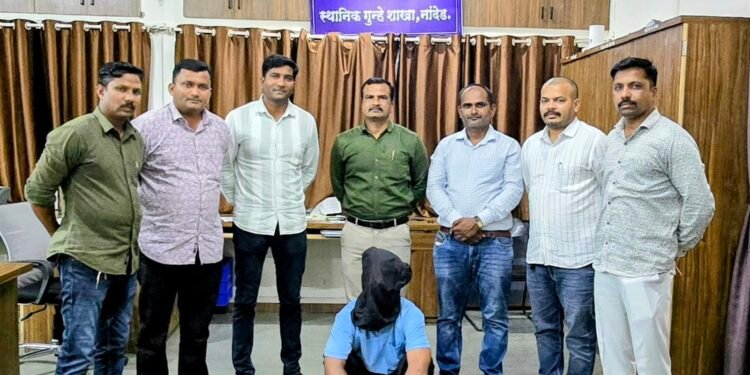 धनेगाव पेट्रोल पंप हत्या प्रकरण स्थानिक गुन्हे शाखेची धडक कारवाई आणखी एक फरार आरोपी गोवर्धन घाटातून जेरबंद
