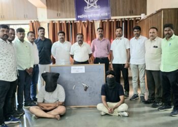 नांदेड मध्ये देशी बनावटीच्या गावठी पिस्तुल व जिवंत काडतुसासह दोघांना अटक स्थानिक गुन्हे शाखेची कारवाई ३२ हजारांचा मुद्देमाल जप्त