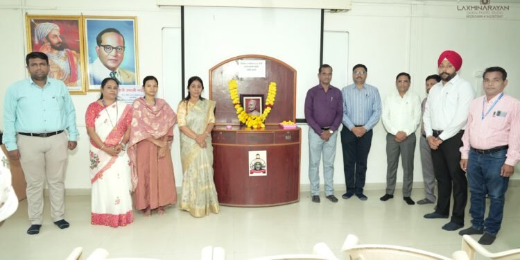 क्रांतिसूर्य आद्यक्रांतिकारक राजे उमाजी नाईक यांना नांदेड महानगरपालिकेत अभिवादन