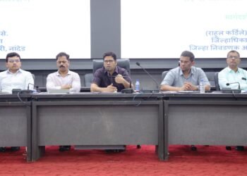 विशेष सखोल पुनरिक्षण कार्यक्रमाच्या दुसऱ्या टप्प्यास सुरुवात दावे व हरकतींची अचूक पडताळणी करण्याचे जिल्हाधिकारी राहुल कर्डिले यांचे निर्देश