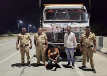 अवैध रेती वाहतूक करणारा हायवा ट्रक जप्त ४० लाख २५ हजारांचा मुद्देमाल ताब्यात