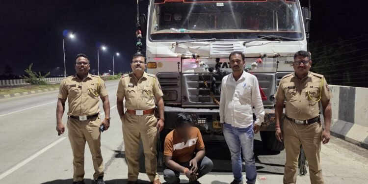 अवैध रेती वाहतूक करणारा हायवा ट्रक जप्त ४० लाख २५ हजारांचा मुद्देमाल ताब्यात