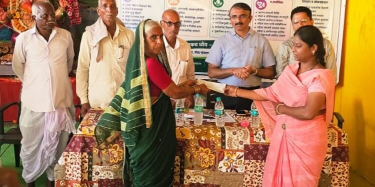 मुख्य कार्यकारी अधिकारी महेश पाटील यांचे प्रत्येक लाभार्थ्यांपर्यंत सेवा पोहोचवण्याचे निर्देश