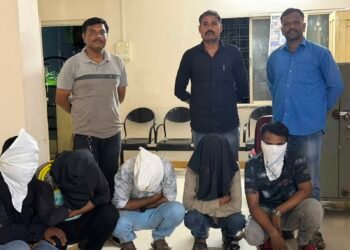 शिवाजीनगर पोलिसांचा जुगार अड्ड्यावर धाडसी छापा ५ जणांना अटक २ लाख १३ हजारांचा मुद्देमाल जप्त