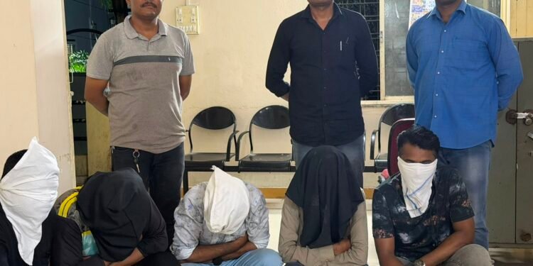 शिवाजीनगर पोलिसांचा जुगार अड्ड्यावर धाडसी छापा ५ जणांना अटक २ लाख १३ हजारांचा मुद्देमाल जप्त