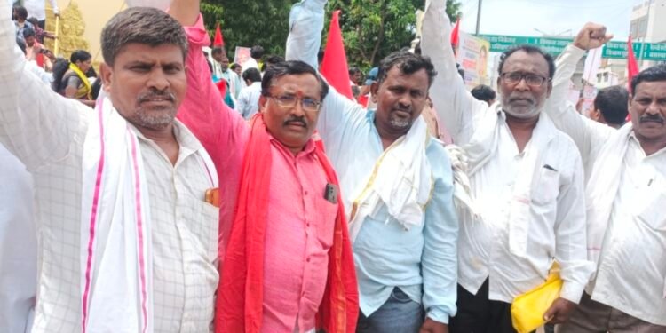 नांदेडमध्ये सखल मातंग समाजाचा एल्गार विविध प्रलंबित मागण्यांसाठी आज धडकला महामोर्चा
