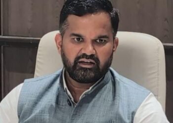 निवडणूक प्रचाराच्या व्हिडिऑंमध्ये धार्मिक स्थळे व चिन्हांच्या वापरावर बंदी आचारसंहितेचे तंतोतंत पालन करण्याचे विभागीय आयुक्तांचे आवाहन