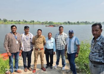 वाहेगाव येथे गोदावरी नदीपात्रात बेकायदेशीर वाळू उपशावर धाड २ कोटी २९ लाख चे साहित्य जप्त