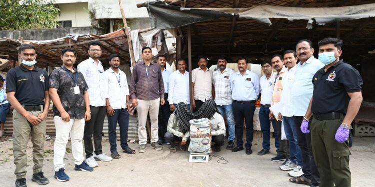 शिवाजीनगर भागात छापा टाकून १.८० लाखांचा गांजा जप्त दोघांना अटक
